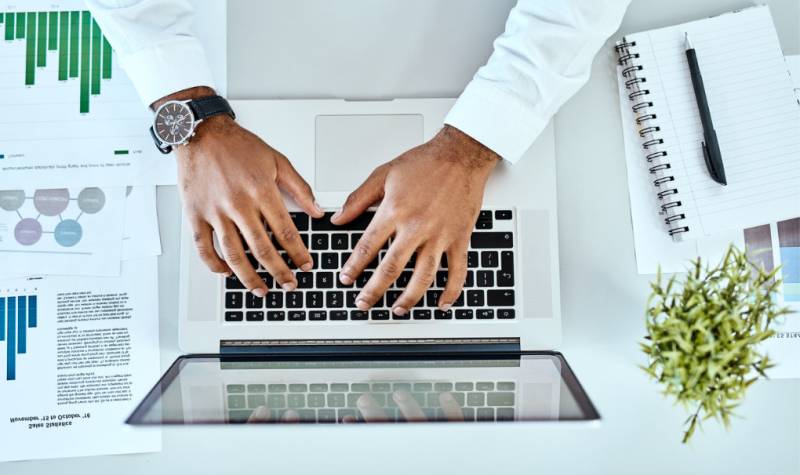 Fini le clavier avec le logiciel Dragon