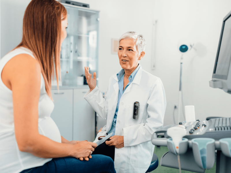 Découvrez comment Philips SpeechMike Ambient PSM5000 et IA conversationnelle médicale de Dicma aident le practien !